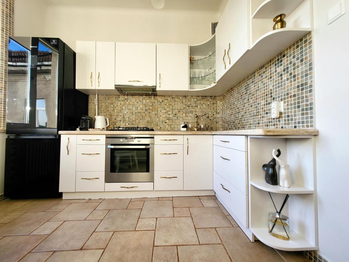 E. D. Angel Wing Apartment Шяуляй Экстерьер фото