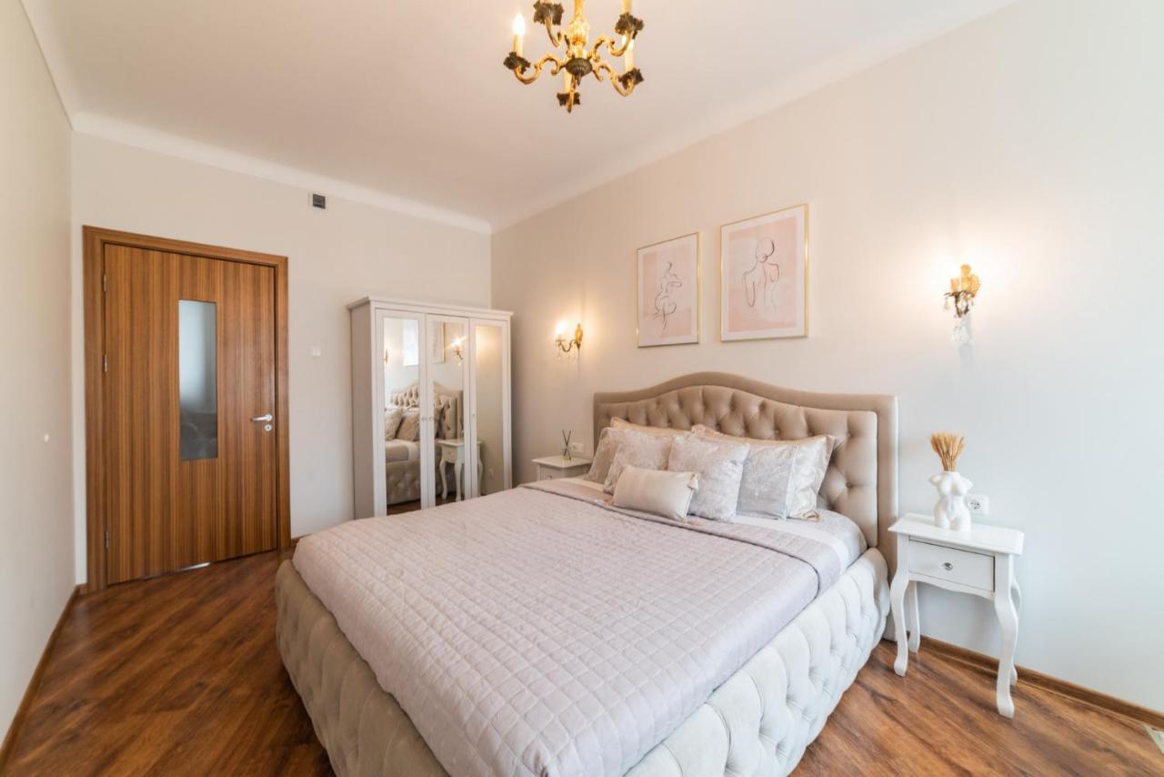 E. D. Angel Wing Apartment Шяуляй Экстерьер фото