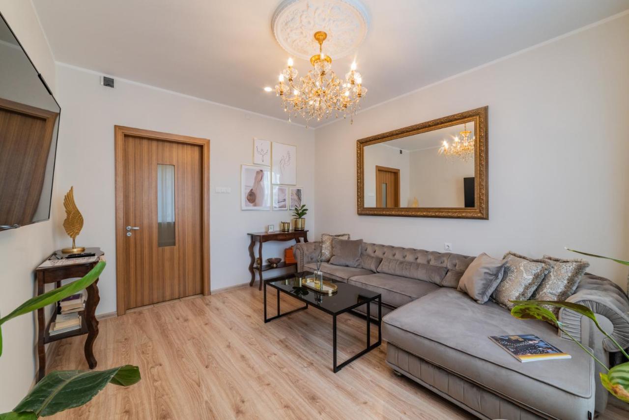 E. D. Angel Wing Apartment Шяуляй Экстерьер фото